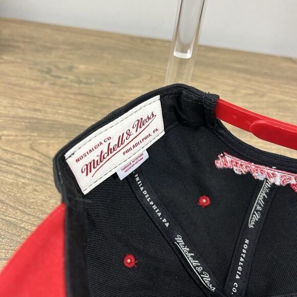 Atlanta Hawks Mitchell & Ness SnapBack OSFA Hat Black Red Nostalgia Logo NWT - Picture 6 of 9